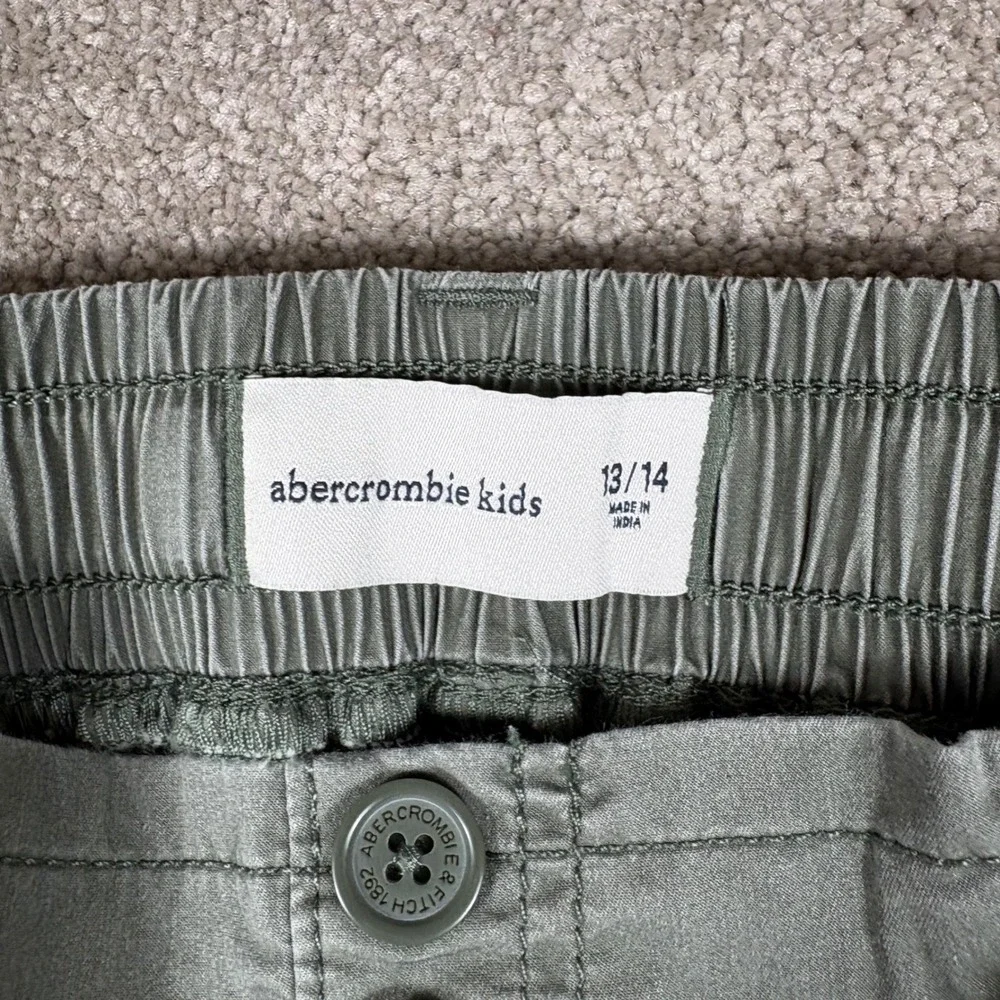 Abercrombie Kids Olive Green Cargo Pants with Tie Belt Size 13/14